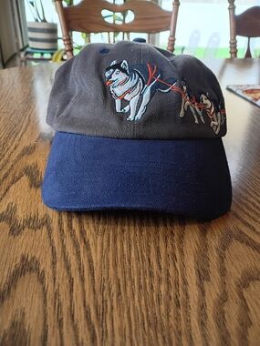 Vintage Arctic Circle Men's Two-Tone Husky Embroidered Baseball Cap